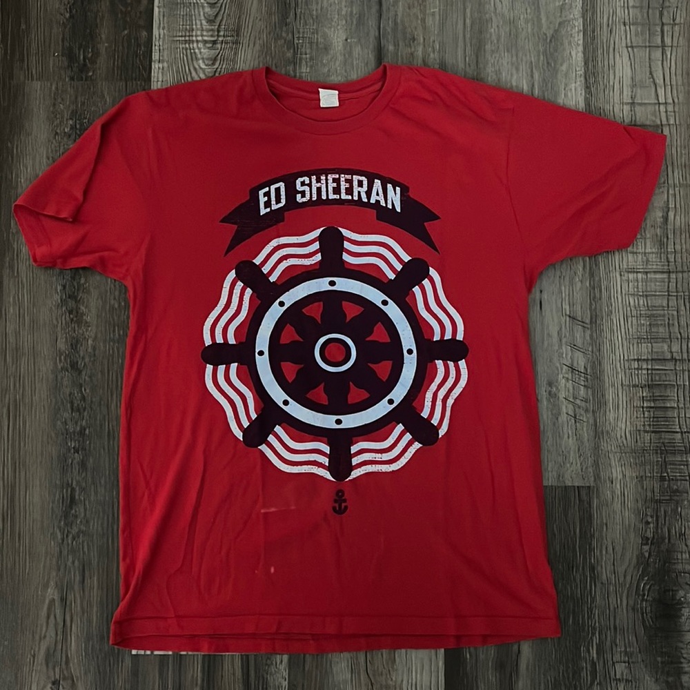 Ed Sheeran red t shirt large